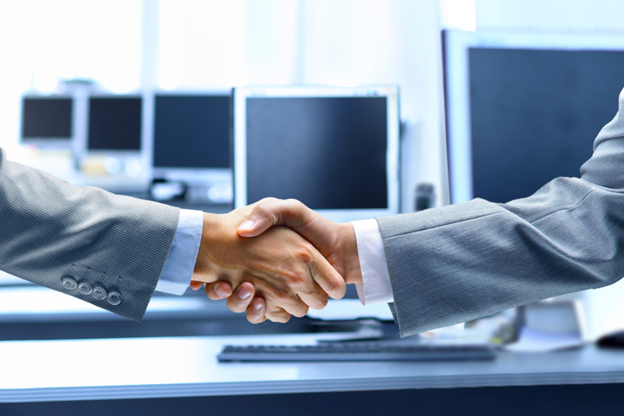 深圳交通事故理赔律师解析：单方交通事故不报保险能否报警